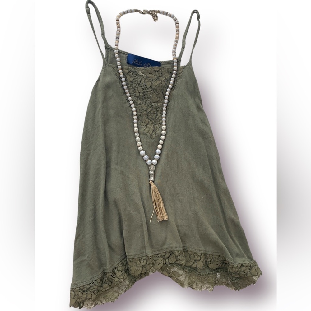 👀Olive Lace Spaghetti Strap Blouse👀